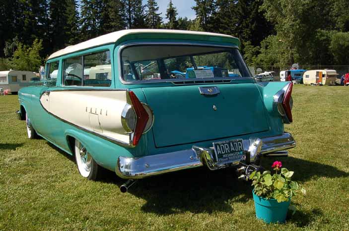 Beautifully restored 1958 Edsel Roundup 2 door station wagon